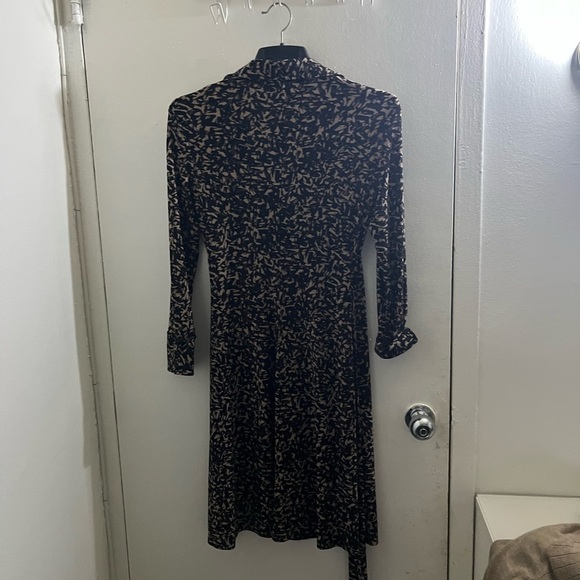 Anne Klein Black and Gold Long Sleeve Wrap Dress - Picture 2 of 6